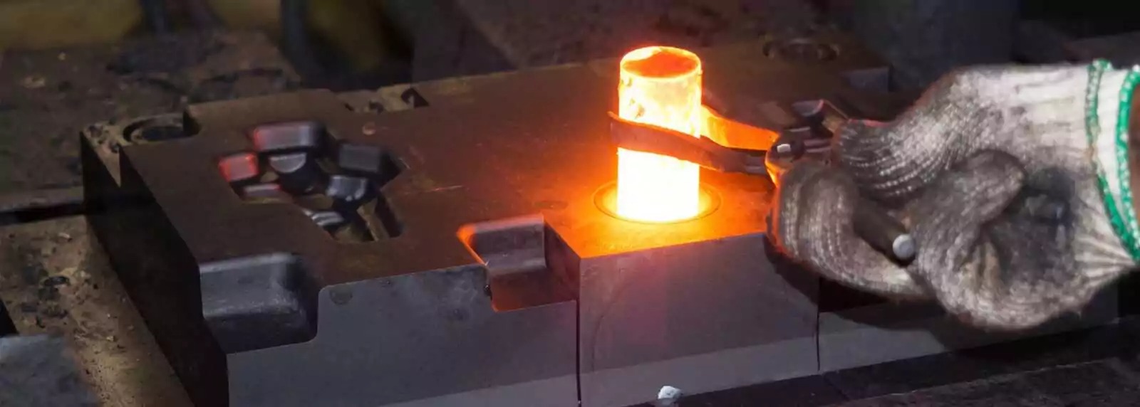 hot die forging